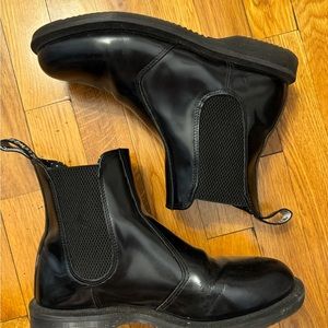 Dr. Marten’s women’s black Chelsea boots